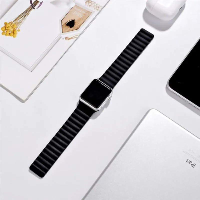 Adjustable Silicone Magnetic Closure Watch Strap For Apple Watch 42mm 44mm 45mm (7)